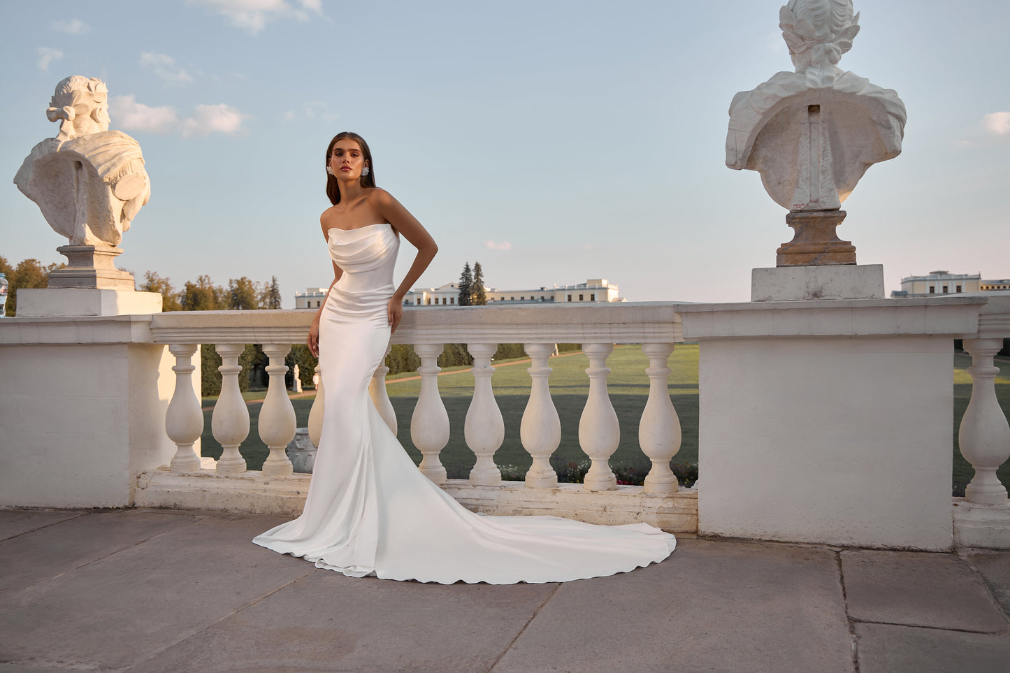 Lorena | Simple mermaid dress with draping