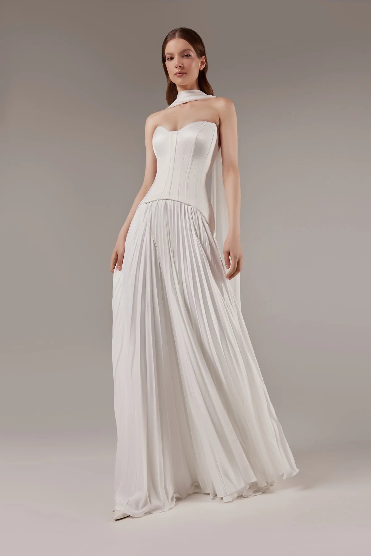 Aphrodite | Strapless wedding dress with pleated skirt