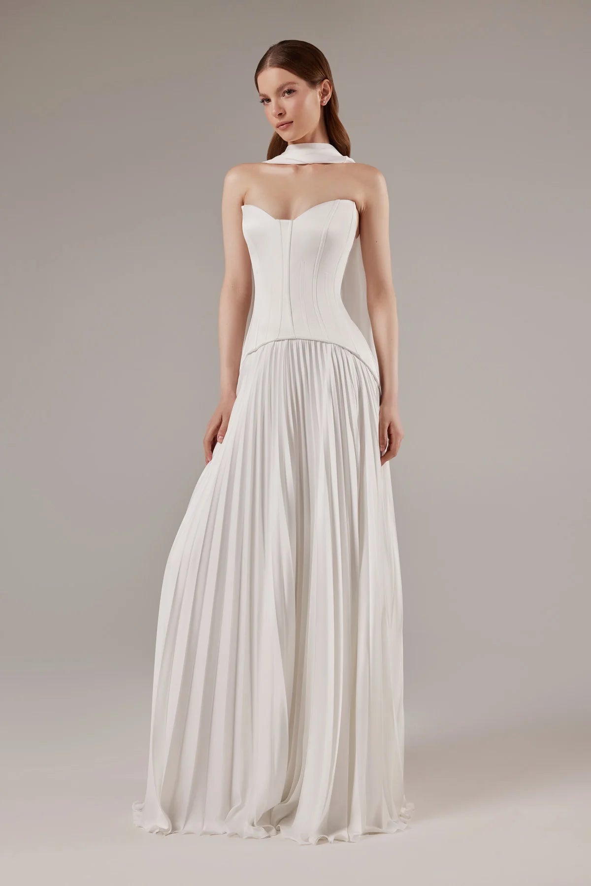 Aphrodite | Strapless wedding dress with pleated skirt