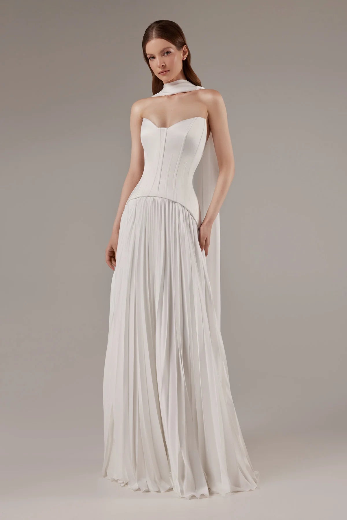 Aphrodite | Strapless wedding dress with pleated skirt