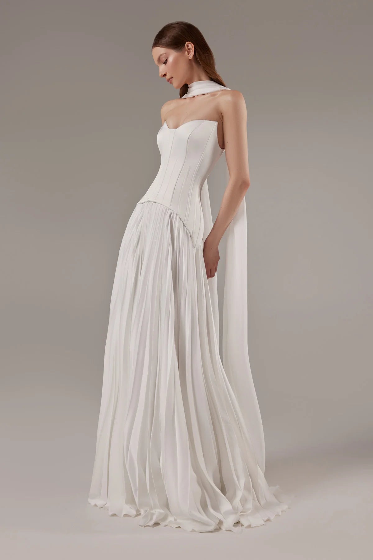 Aphrodite | Strapless wedding dress with pleated skirt