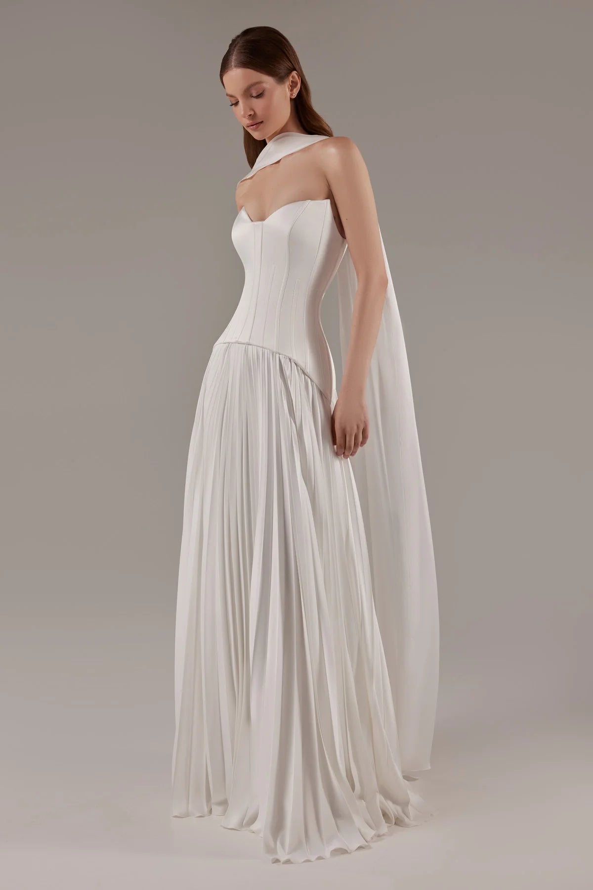 Aphrodite | Strapless wedding dress with pleated skirt