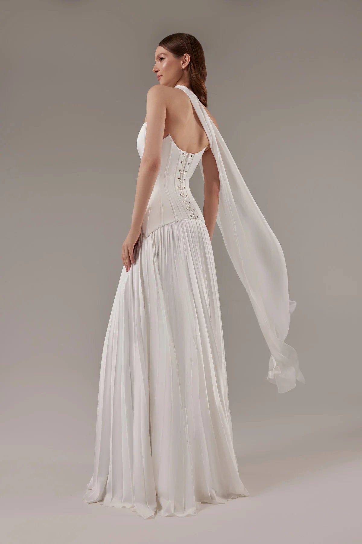 Aphrodite | Strapless wedding dress with pleated skirt