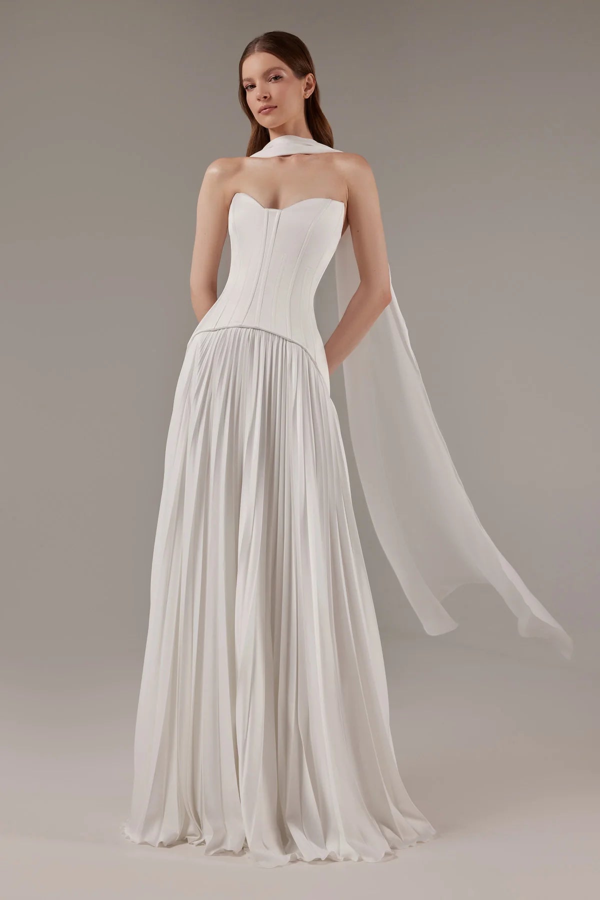 Aphrodite | Strapless wedding dress with pleated skirt