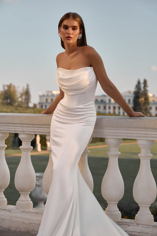 Lorena | Simple mermaid dress with draping
