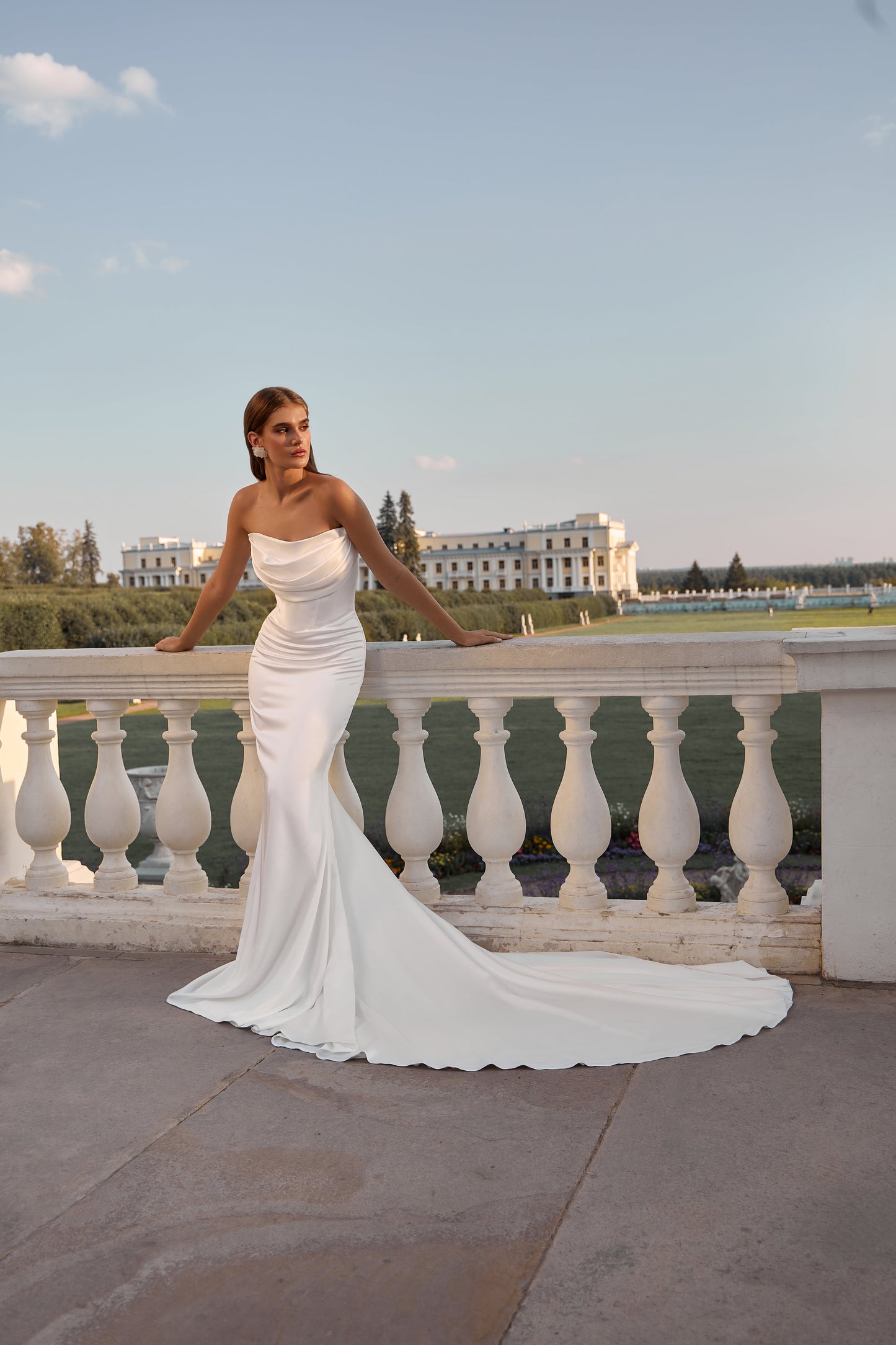 Lorena | Simple mermaid dress with draping